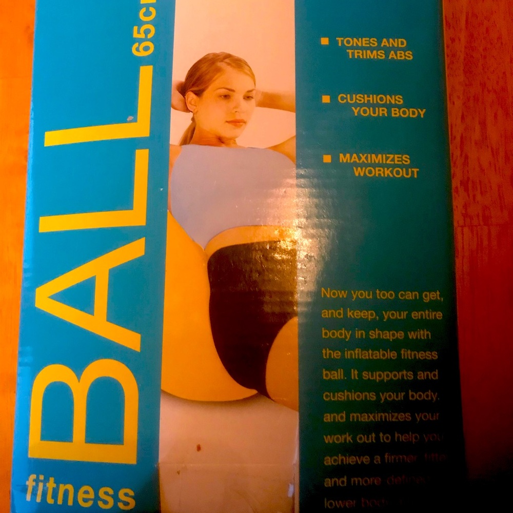 NWT Active - Fitness Ball 65cm tones/firms body